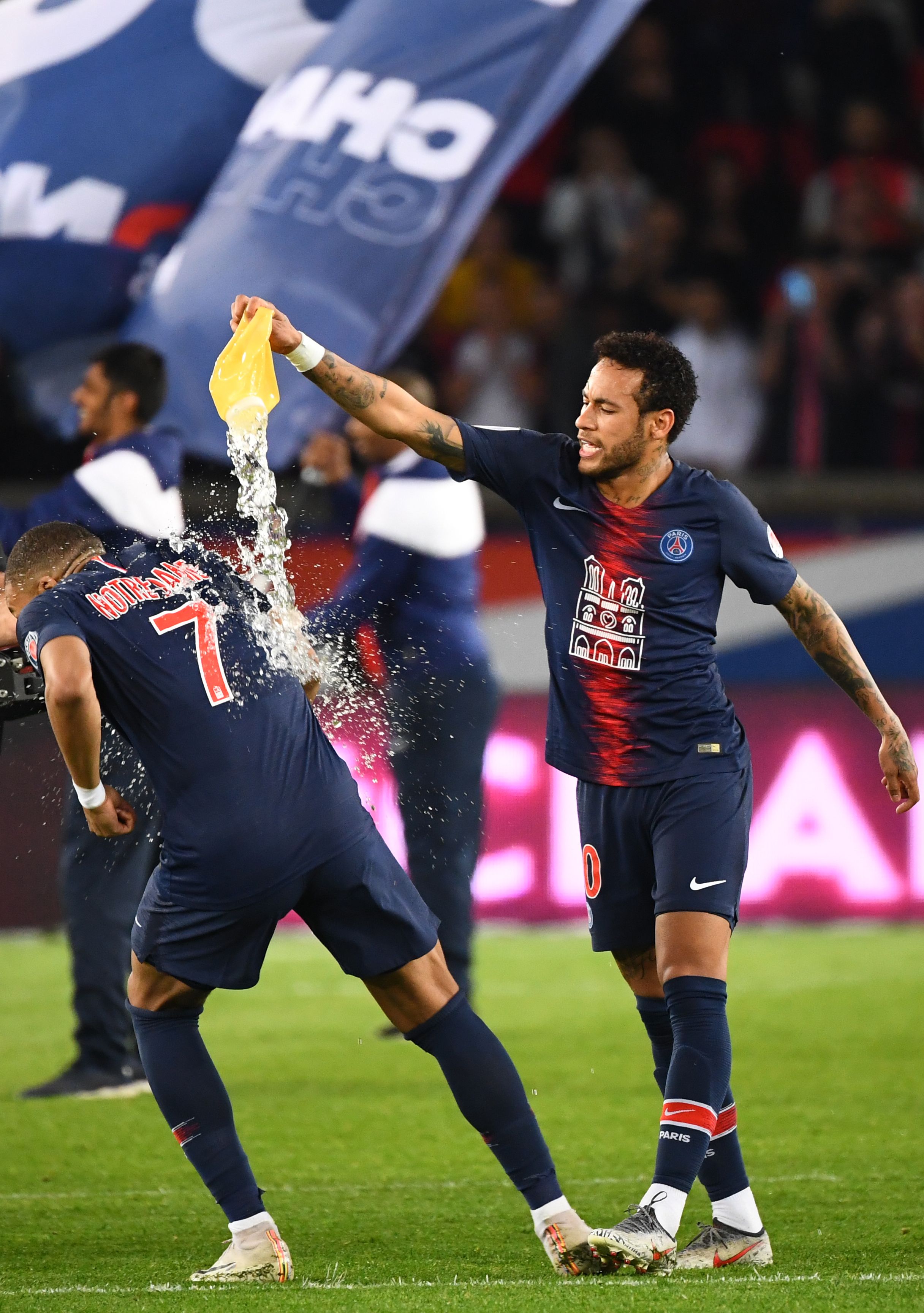 亚精英赛第5轮MVP评选：林加德、塔迪奇领衔，周定洋在列（亚精英赛第5轮MVP候选出炉：林加德、塔迪奇领跑，周定洋入选）