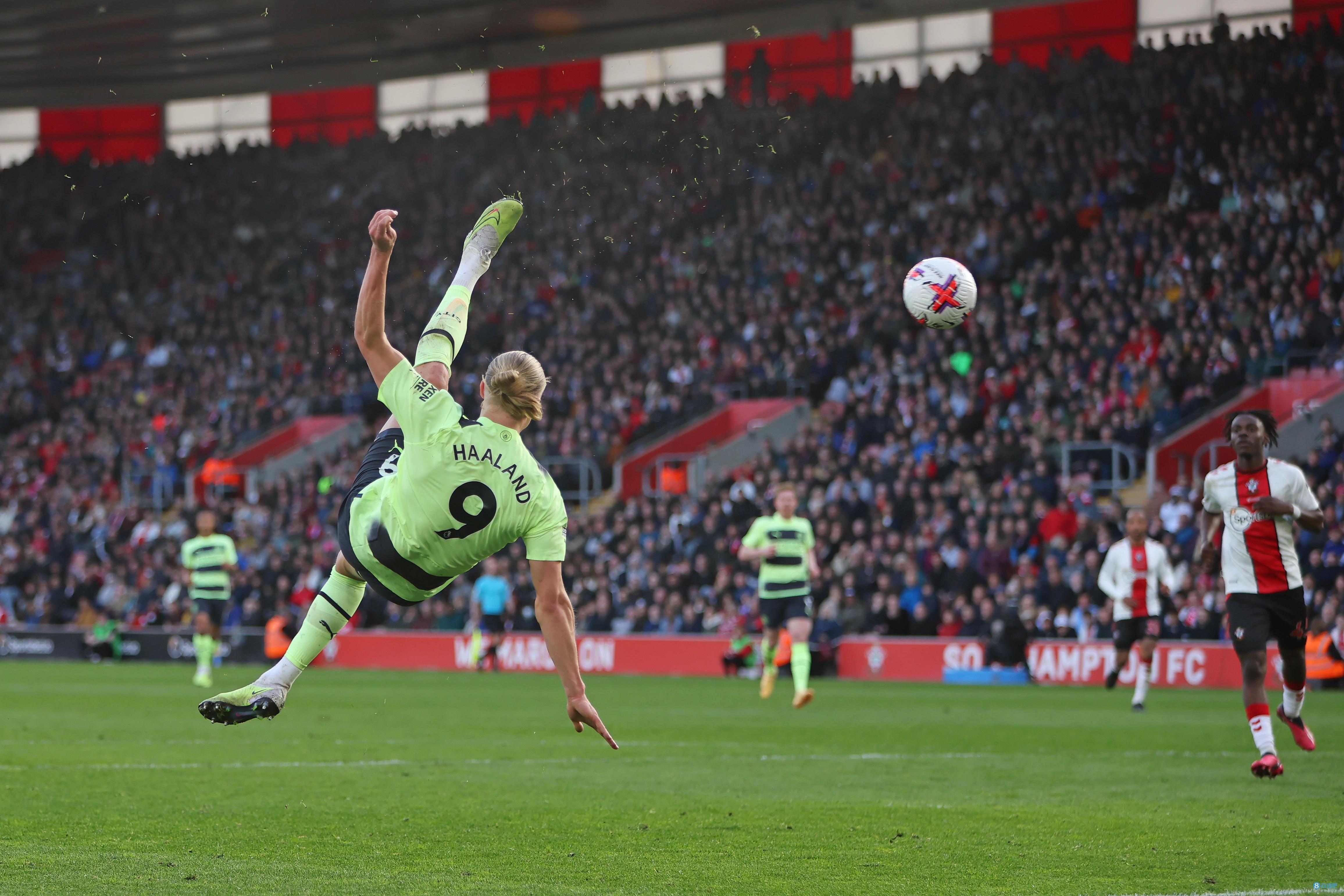 太强了！中国羽毛球又一天才横空出世，18岁少年连赢三位世界冠军（震撼！国羽再迎天才新星，18岁小将连胜三位世界冠军）