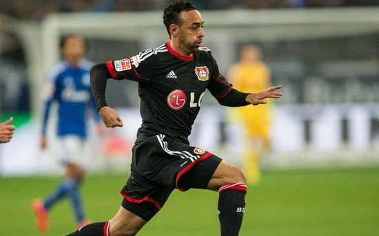 拜仁再度横扫对手，领先德甲积分榜（拜仁再献大胜，稳居德甲榜首）