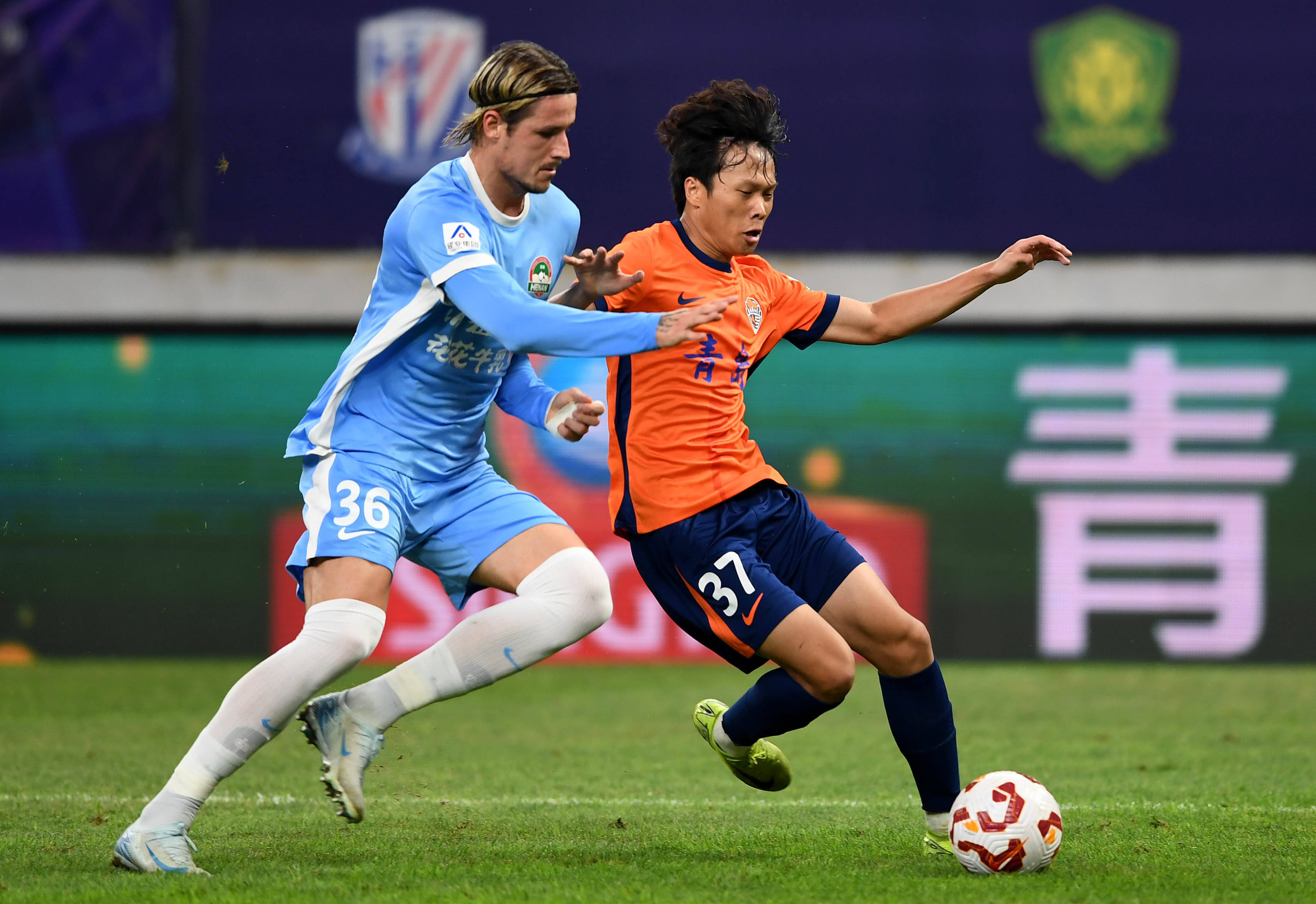 赫内斯：拜仁再次成为一座堡垒；孔帕尼像老母鸡一样保护球员（赫内斯：拜仁重铸堡垒气质；孔帕尼悉心护航球员）