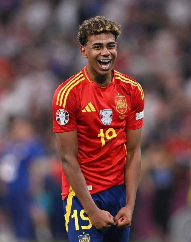 大卫·席尔瓦：我是第一个收到迈阿密国际报价的球员（大卫·席尔瓦：曾是迈阿密国际首位获报价球员）