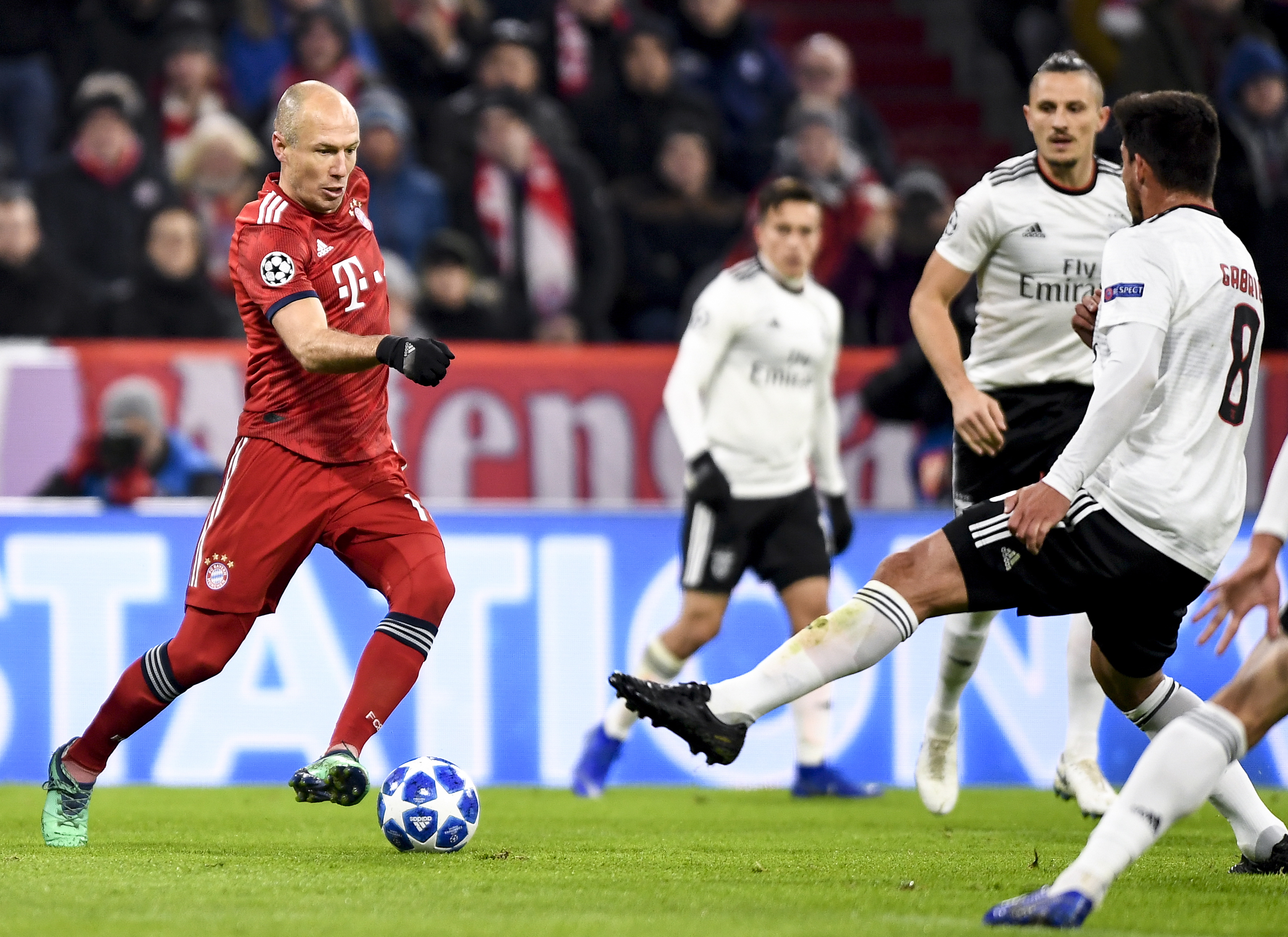 梅开二度助国米终结连败，劳塔罗当选与比萨一役全场最佳（独中两元助国米止连败，劳塔罗荣膺对阵比萨一战最佳球员）