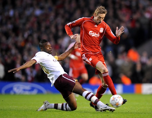 前意甲名哨谈米兰被吹进球：不存在犯规和越位，该算进的（前意甲名裁谈米兰遭判无效进球：无犯规无越位，应判进球有效）