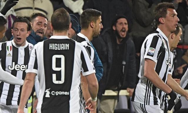 齐心协力，奏出一首胜利交响曲（众志成城，谱写凯旋乐章）