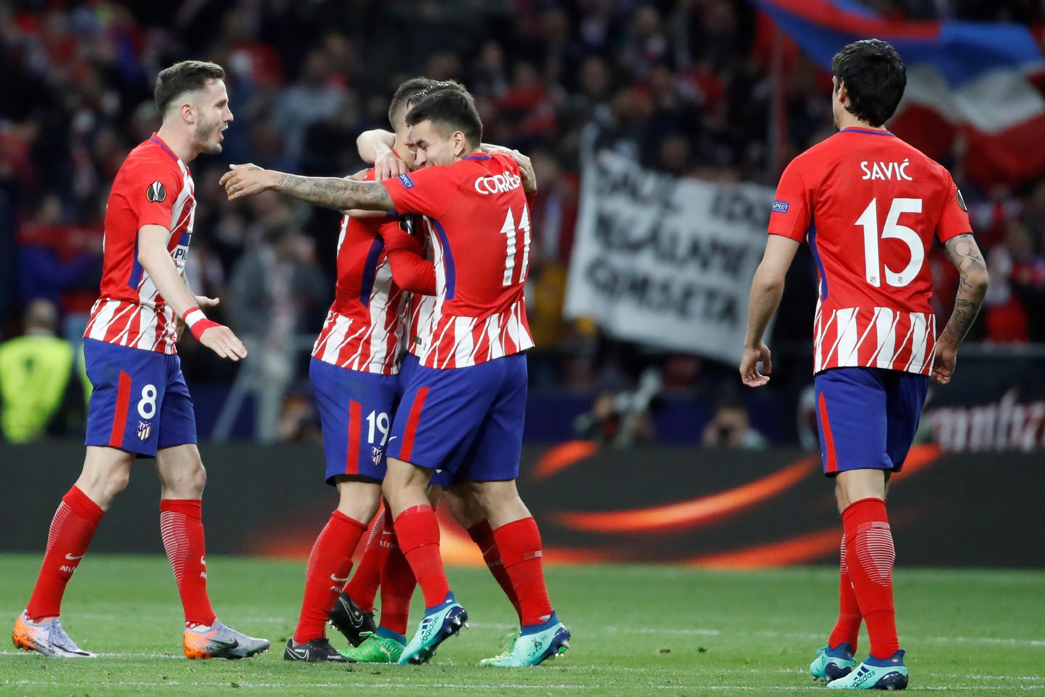 TA：桑切斯最近在逐渐进步，他已成为英超最可靠的门将之一（TA：桑切斯状态稳步上扬，现已跻身英超最可靠门将之列）