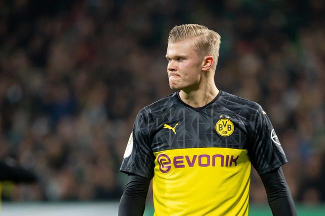 意甲：尤文客场3-0轻取卡利亚里（意甲战报：尤文客场3-0完胜卡利亚里）