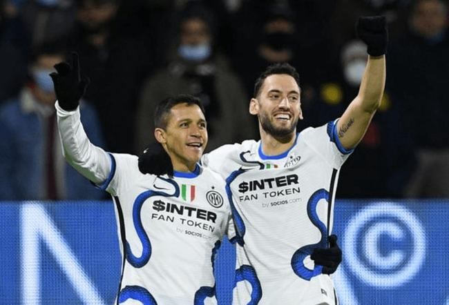 贝林厄姆留言调侃古德利抱得太紧，后者回应：确实过了（贝林厄姆调侃古德利拥抱用力过猛，古德利回应：确实有点过）