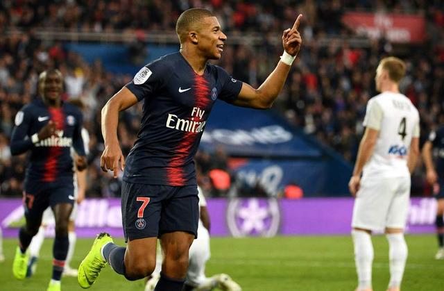 足球报：多支中超球队巨额欠税，以亿元为单位拖欠税款（足球报：多家中超俱乐部拖欠税款，规模以亿元计）